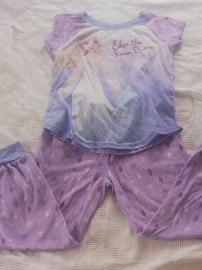 Disney Frozen II Lavender Elsa The Snow Queen Pajama Set Girl's S